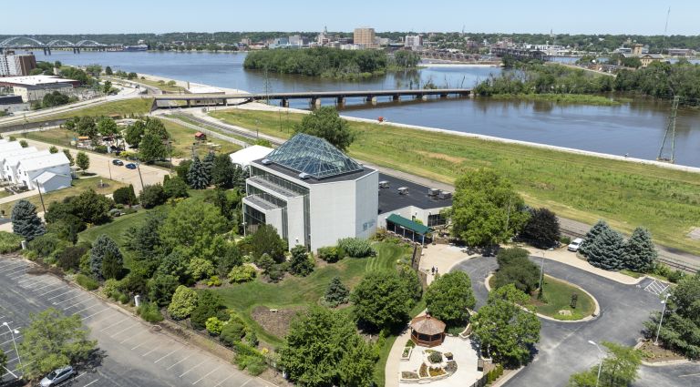 call out image for Quad City Botanical Center