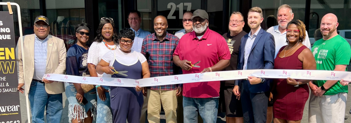 ribbon cutting at Big T Wear in downtown Rock Island